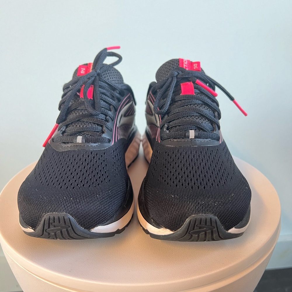 Brooks 14 sneakers - Picture 7 of 9